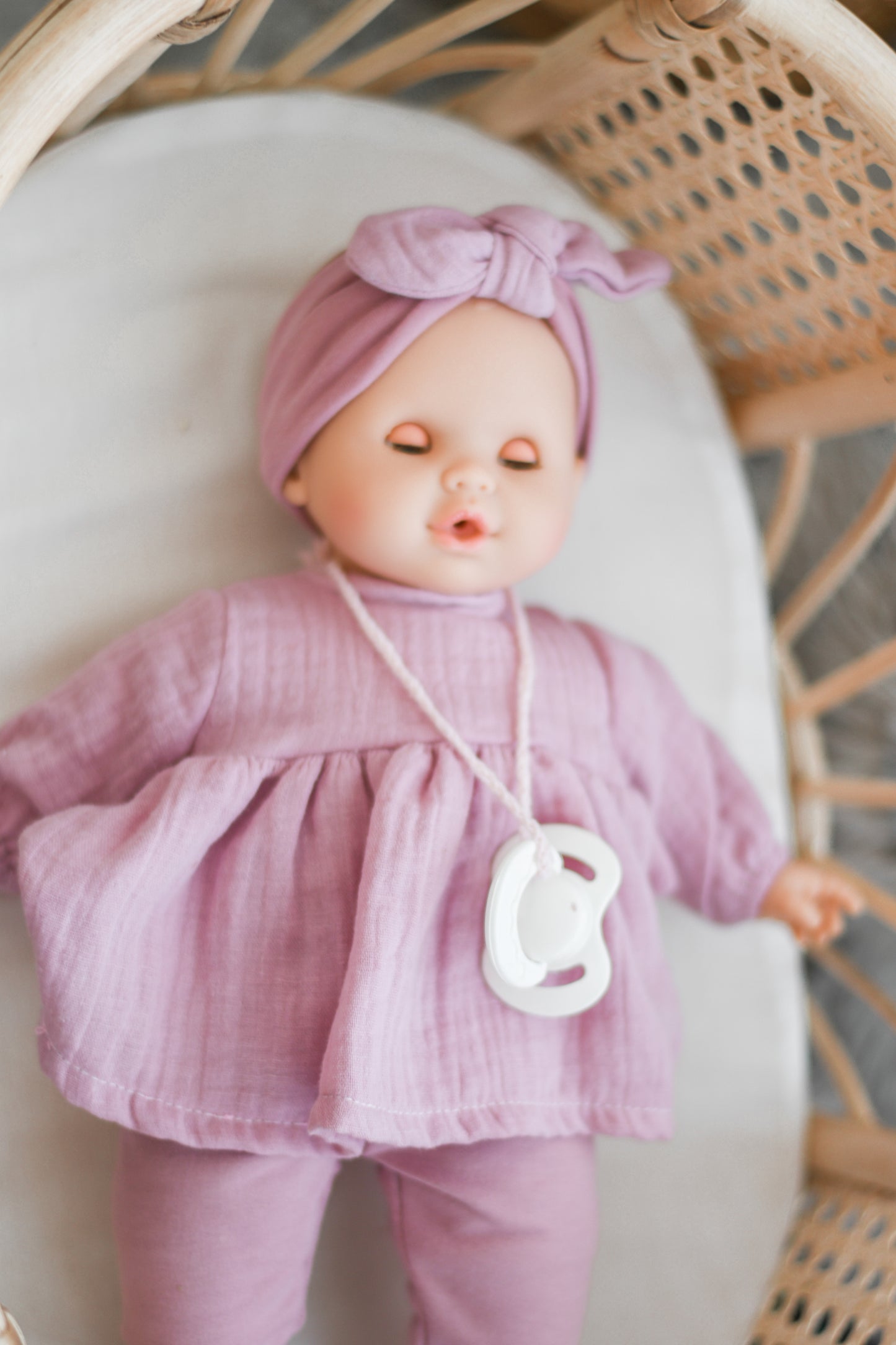 SONIA WITH ANTIQUE PINK DRESS AND MATCHING HEADBAND - PAOLA REINA